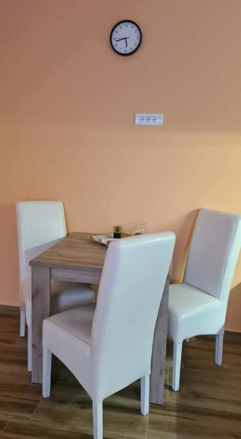 Ales Apartman Сомбор Екстериор снимка
